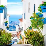 Апартаменты Calahonda Elegance With Pool And Sea View - Happy
